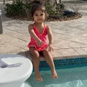 Meet your Posher, Roxanne